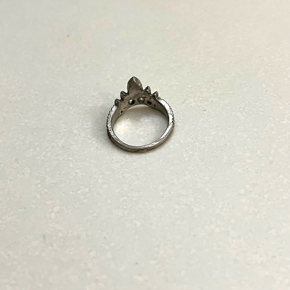 Small Tiara ring - Picture 6 of 6